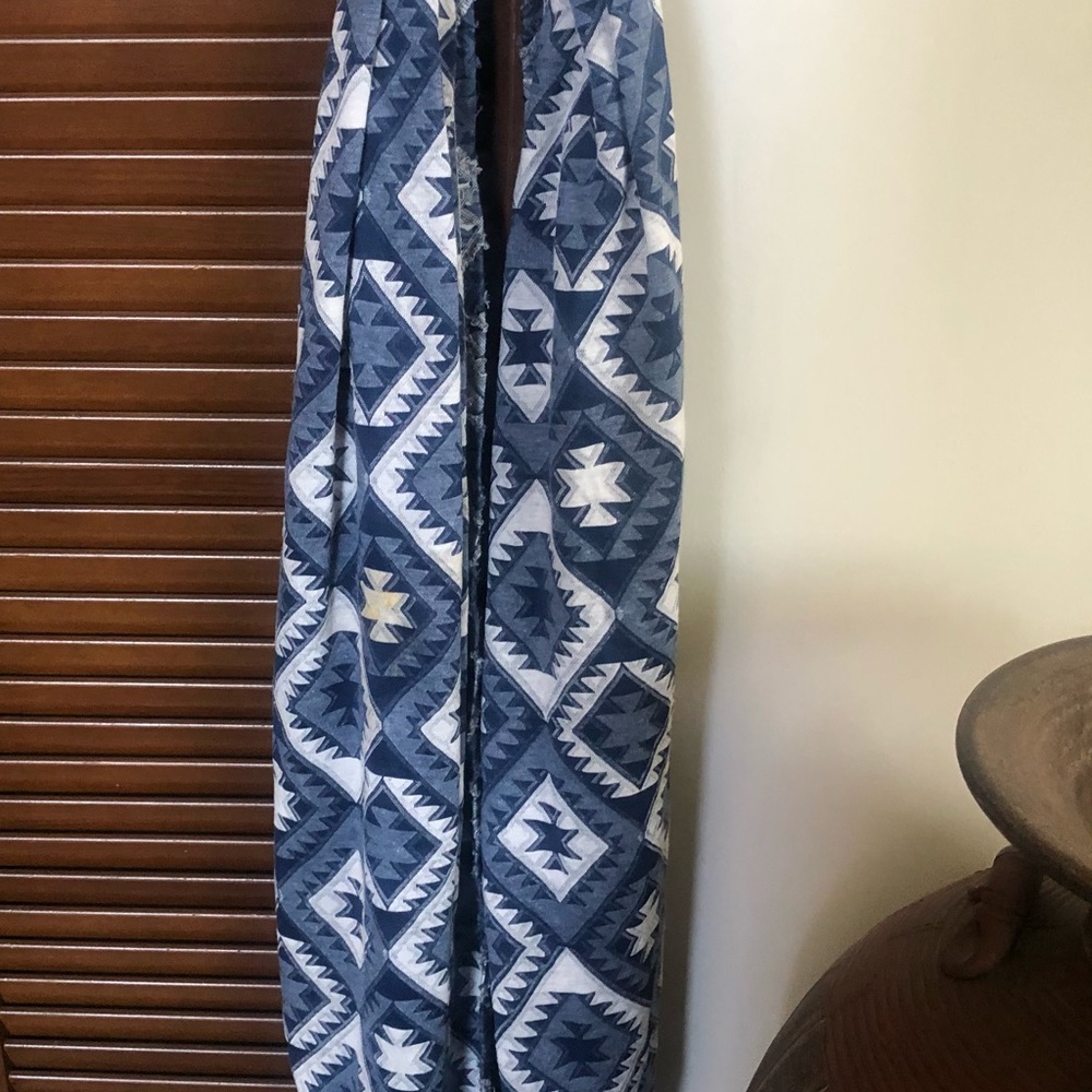 Circular Scarf - Picture 2 of 2